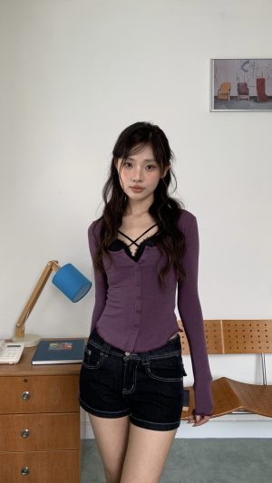 img_3071 微甜叛逆 排扣上衣(附黑蕾絲內衣
